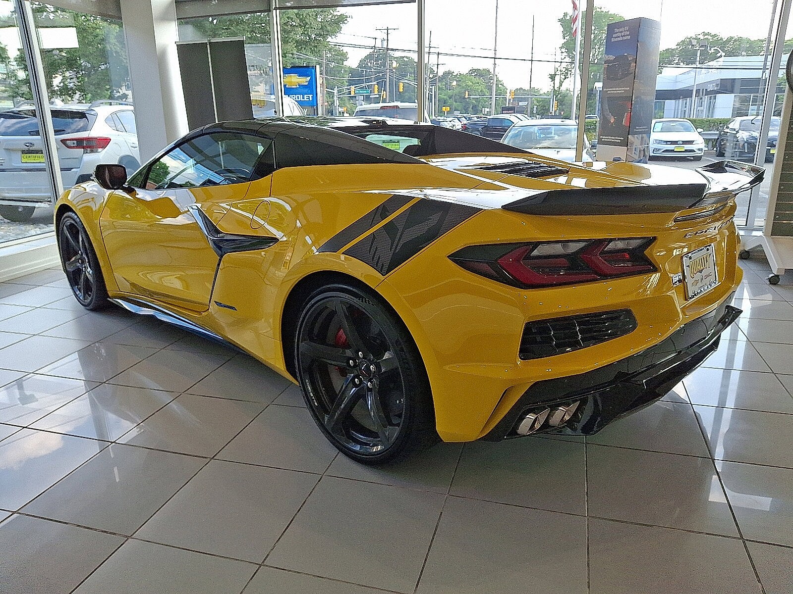 2025 Chevrolet Corvette E-Ray 3LZ Convertible photo 3