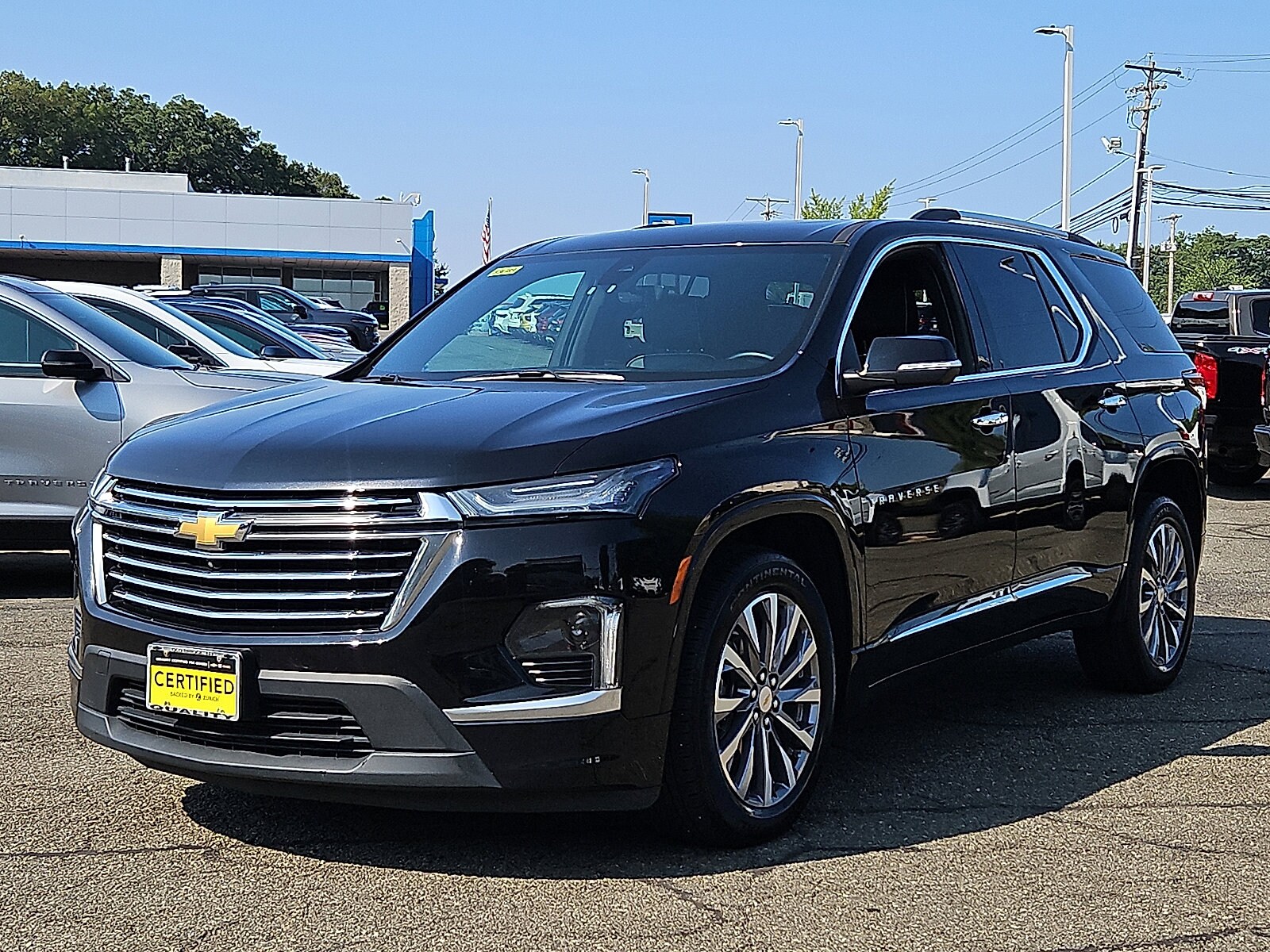 2023 Chevrolet Traverse Premier photo 3