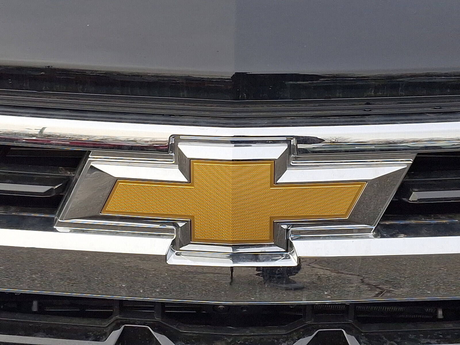 2025 Chevrolet Silverado 1500 LT photo 3
