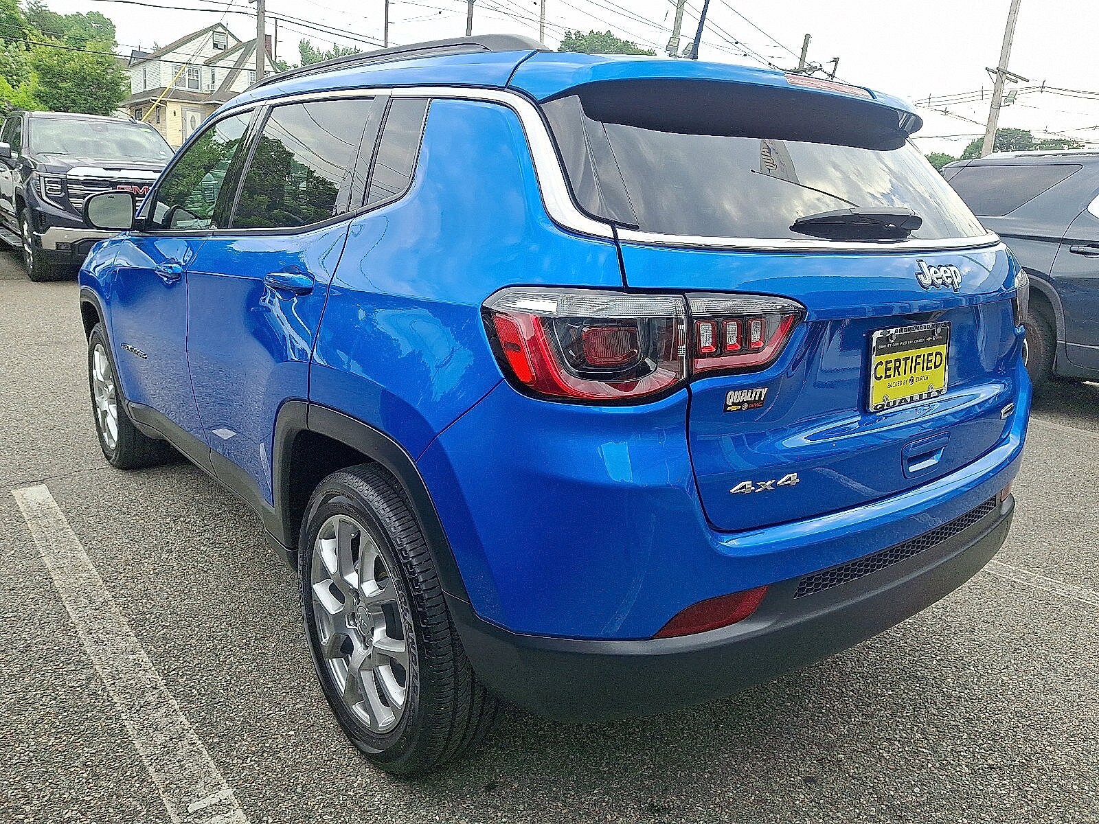 2023 Jeep Compass Latitude Lux photo 4