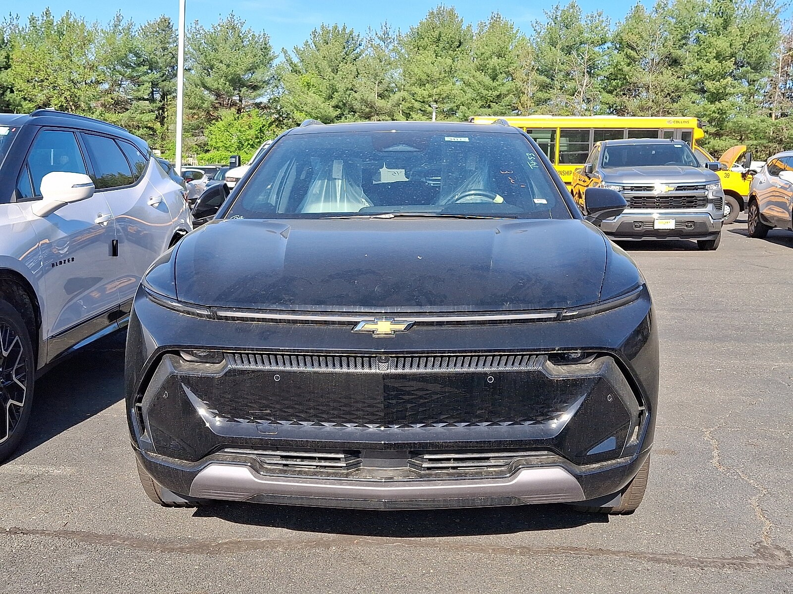 2025 Chevrolet Equinox EV 1LT photo 2