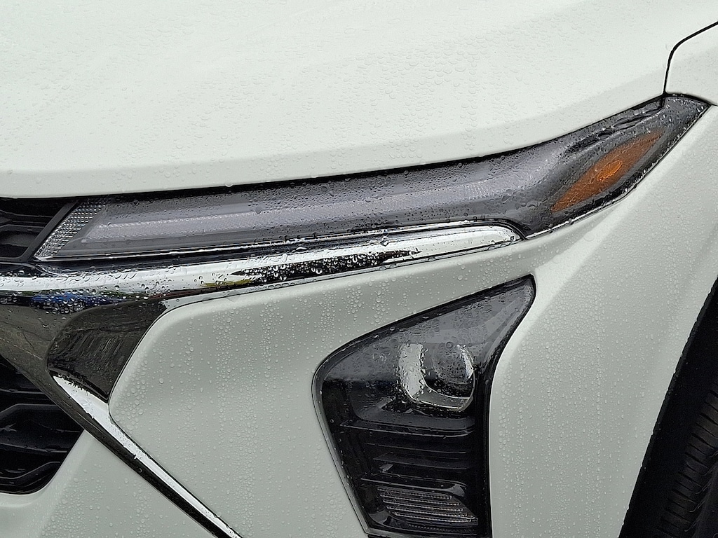 New 2025 Chevrolet Trax LT SUV