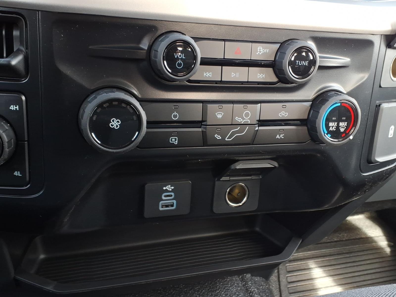 2026 Ford F-350 Super Duty Chassis Cab XL - Photo 11
