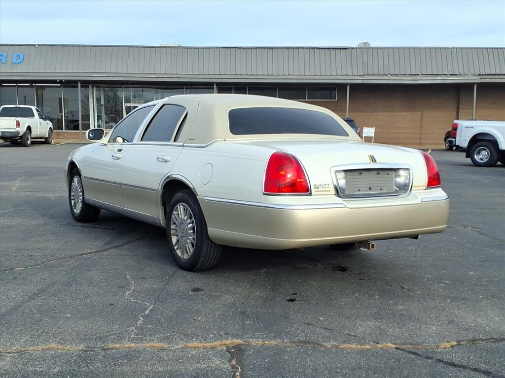Used 2006 Lincoln Town Car Designer Series Sedan