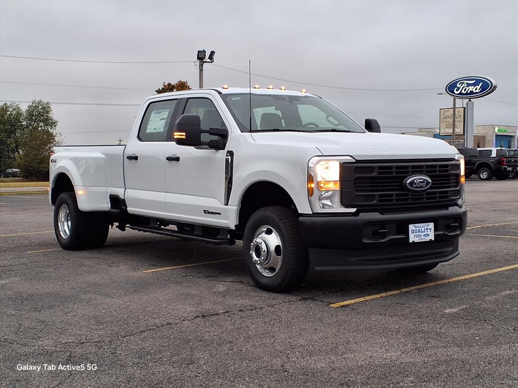 2026 Ford F-350 Super Duty XL's photo