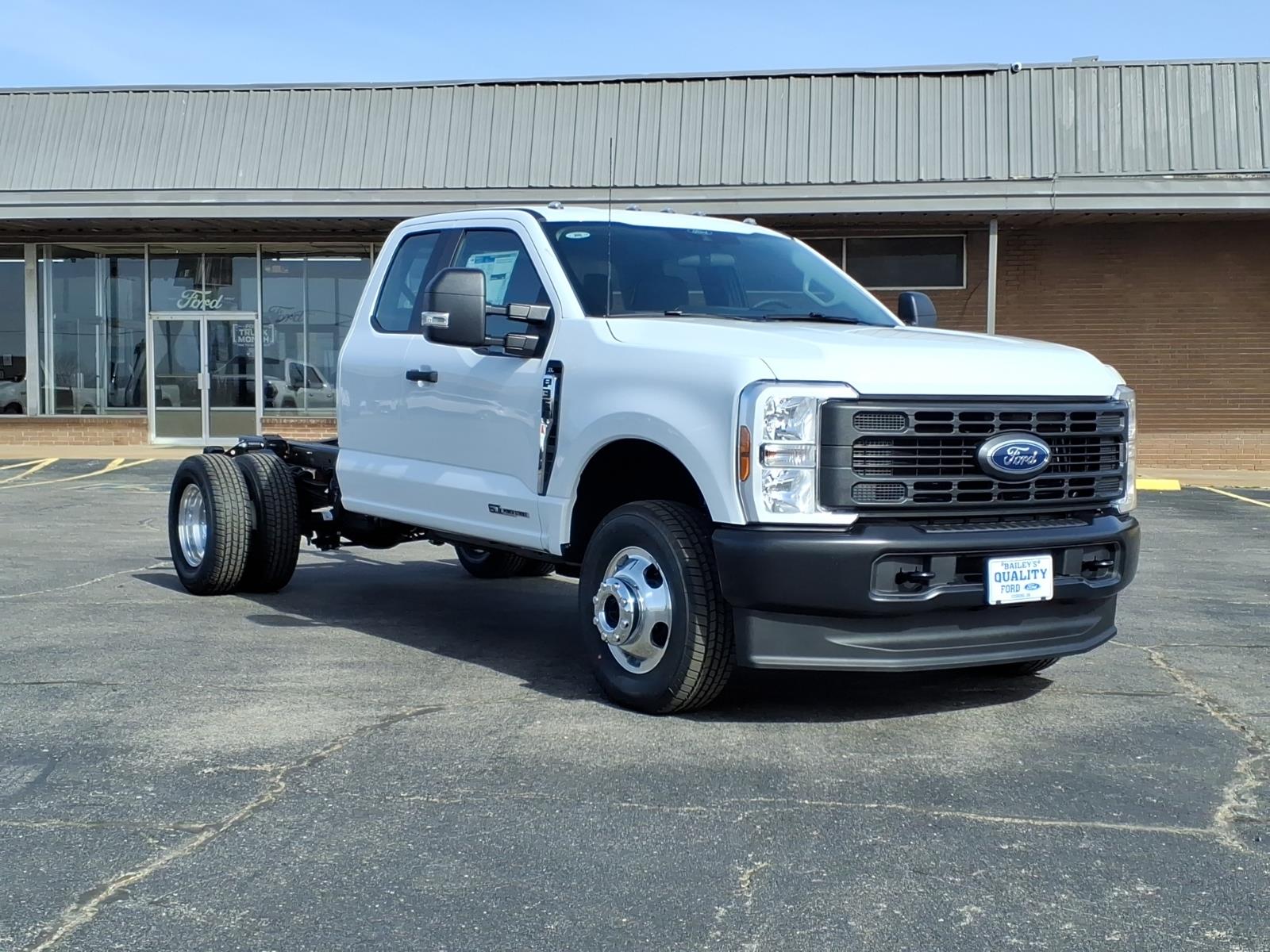 2026 Ford F-350 Super Duty Chassis Cab