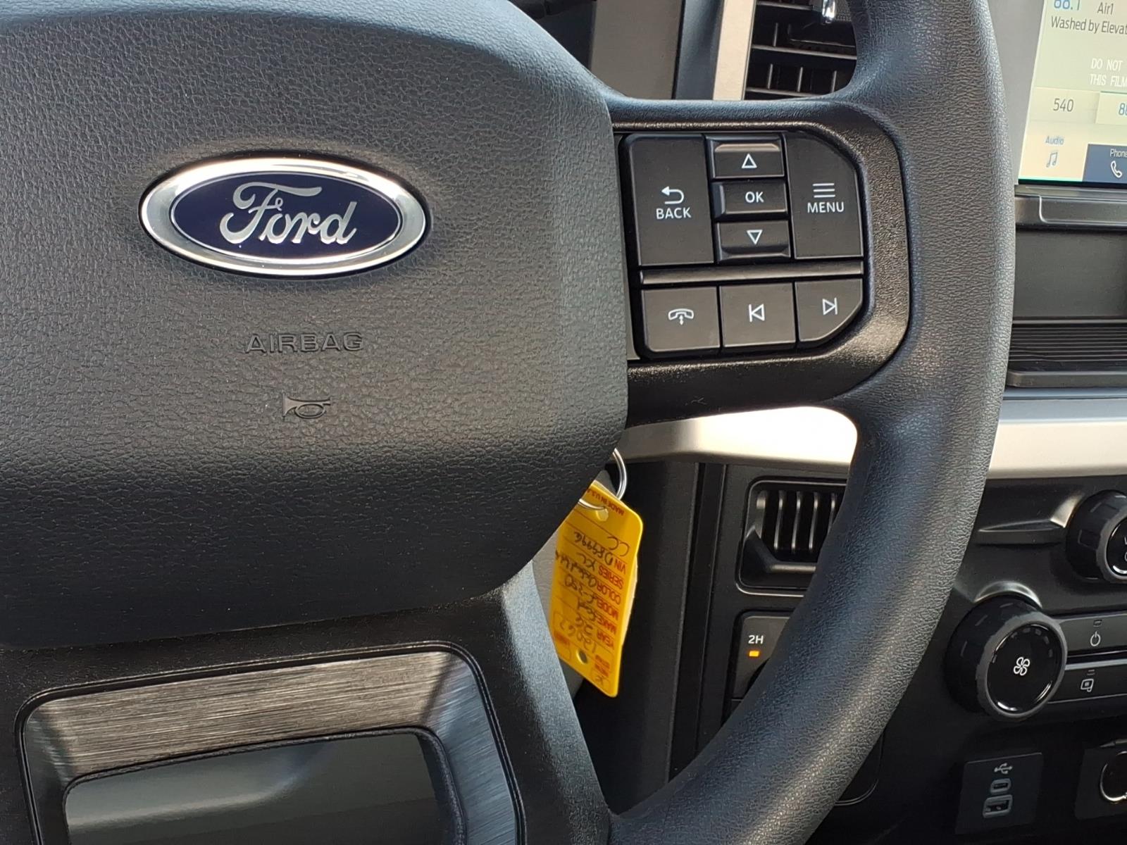 2026 Ford F-350 Super Duty Chassis Cab XL - Photo 7