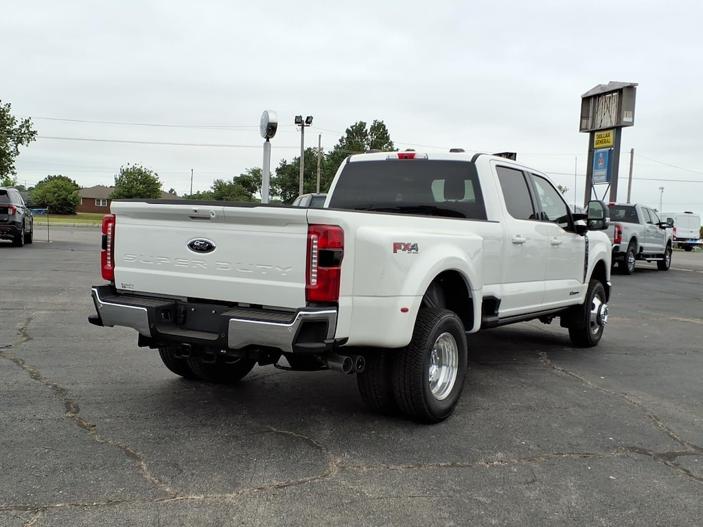 New 2026 Ford Super Duty F-350® Lariat® TRUCK