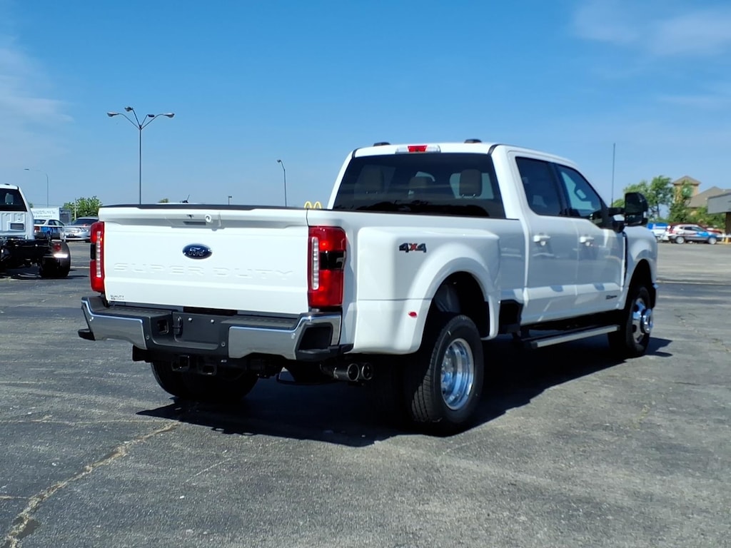 New 2026 Ford Super Duty F-350® Lariat® TRUCK