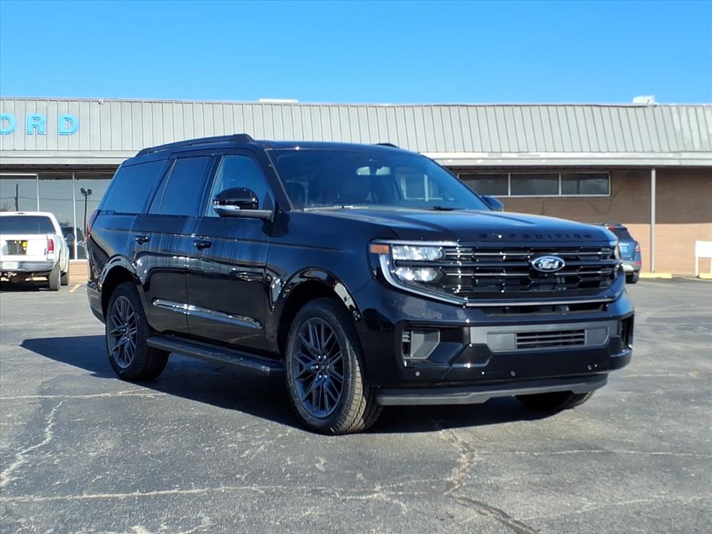 2026 Ford Expedition Platinum's photo