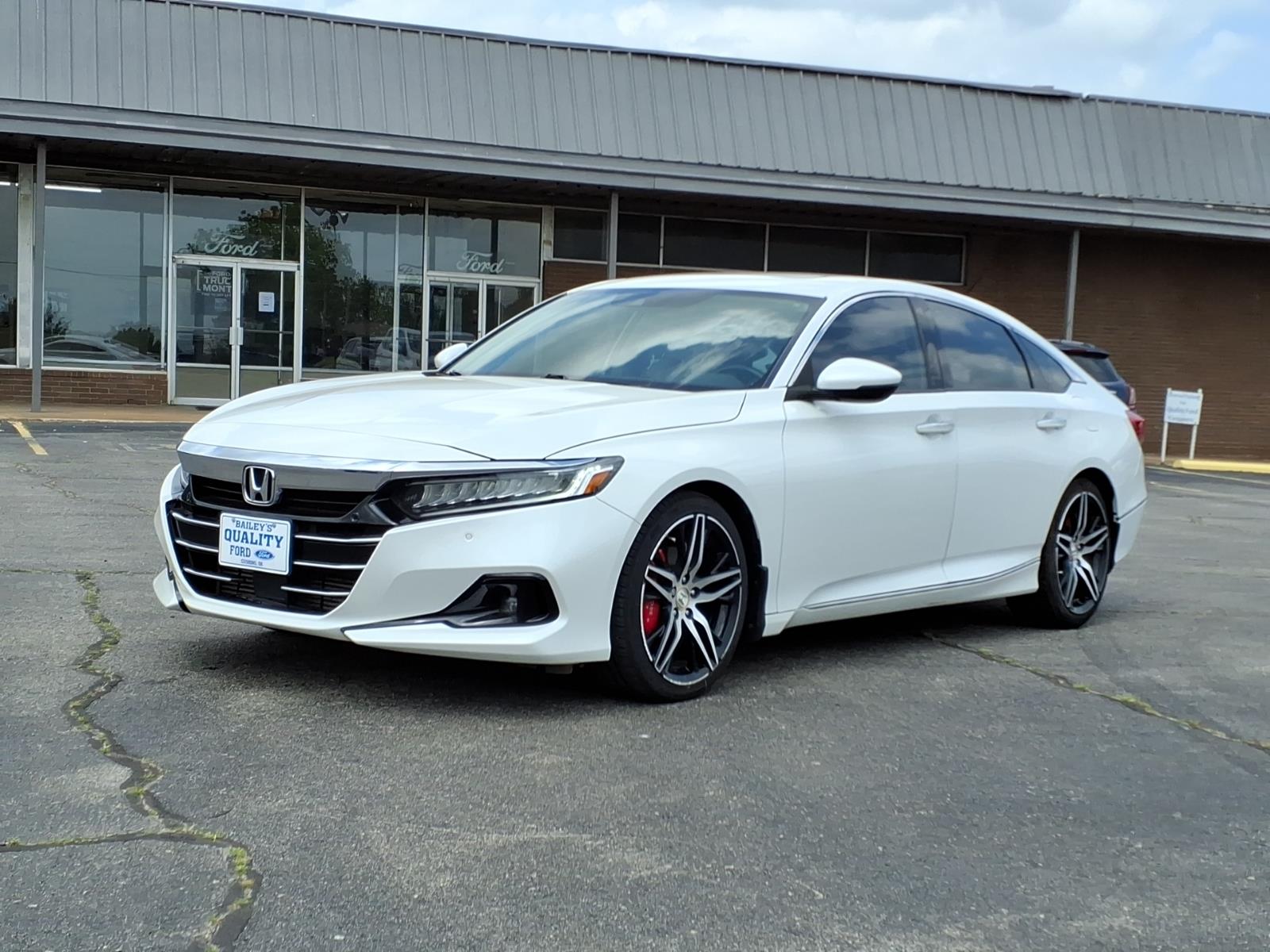 2021 Honda Accord Touring - Photo 2