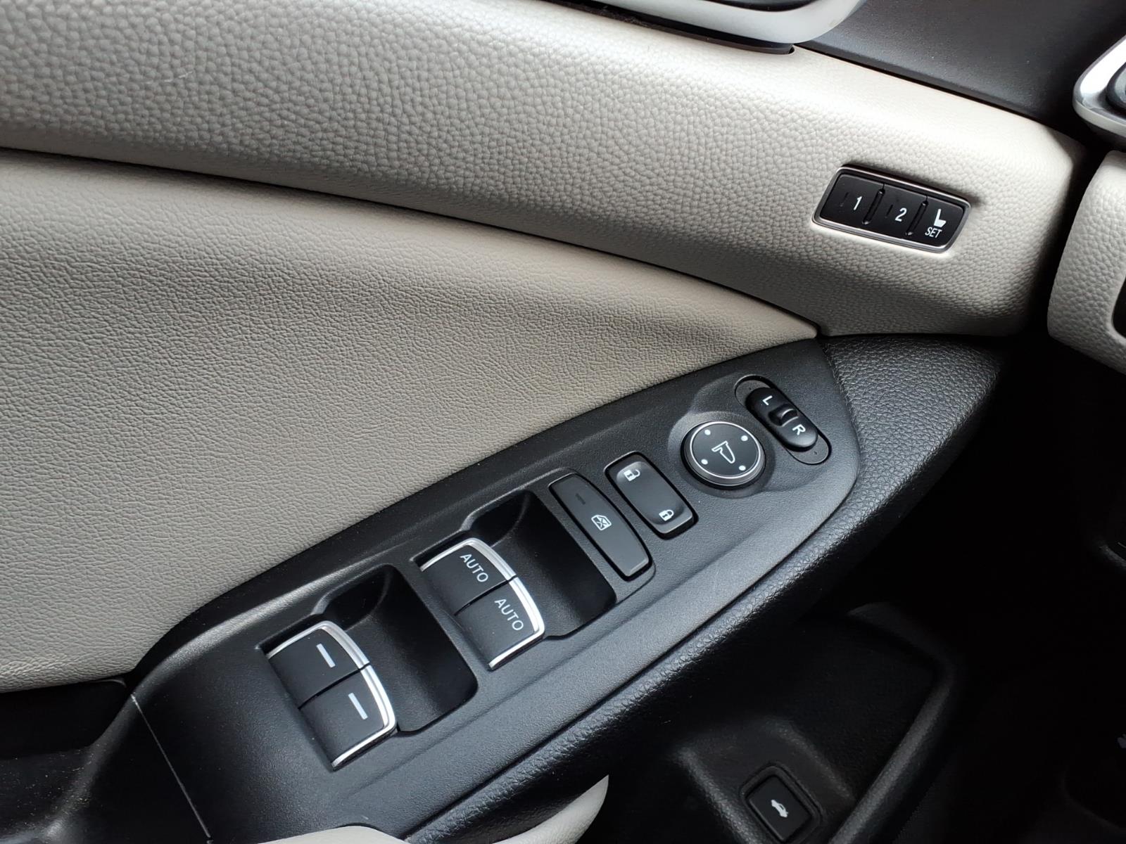 2021 Honda Accord Touring - Photo 17