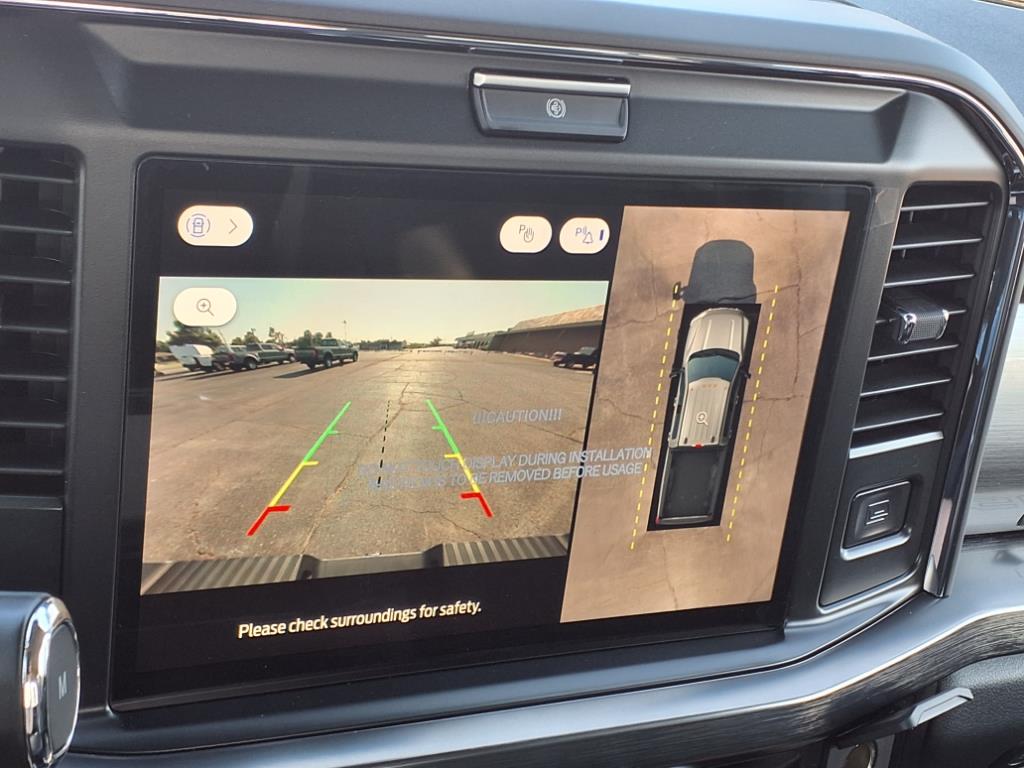 2025 Ford F-250 Lariat photo 4