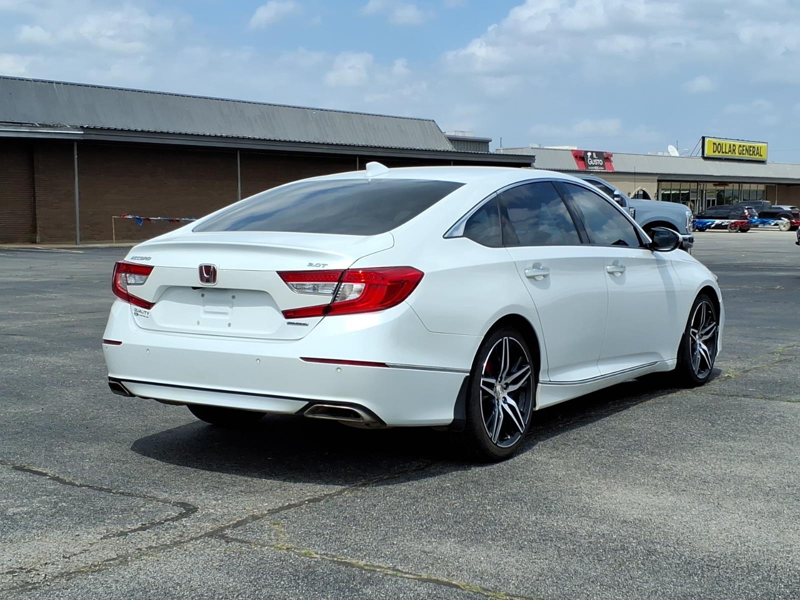 2021 Honda Accord Touring - Photo 4