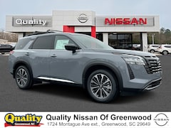 2026 Nissan Pathfinder Platinum SUV