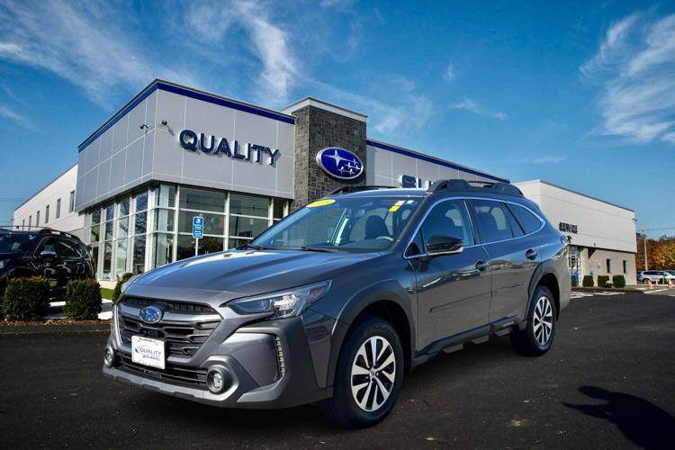 2023 Subaru Outback Premium's photo