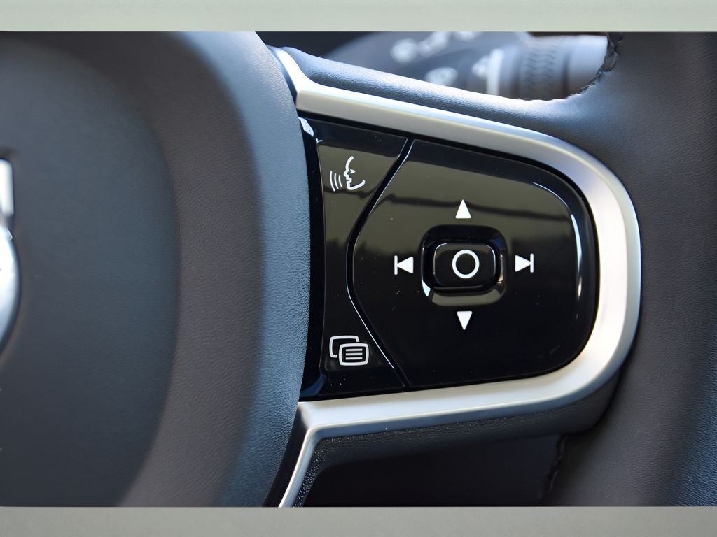 2026 Volvo XC90 Plus - Photo 35