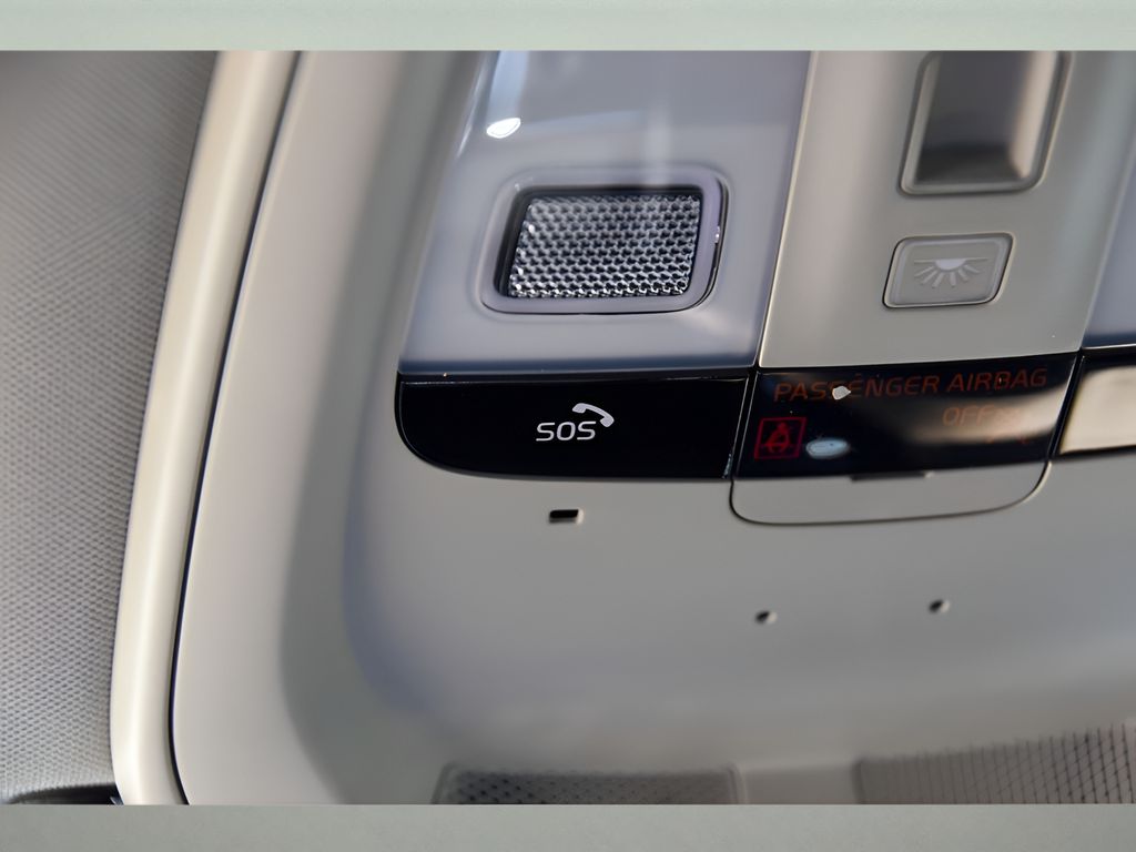2026 Volvo XC60 Plus - Photo 39