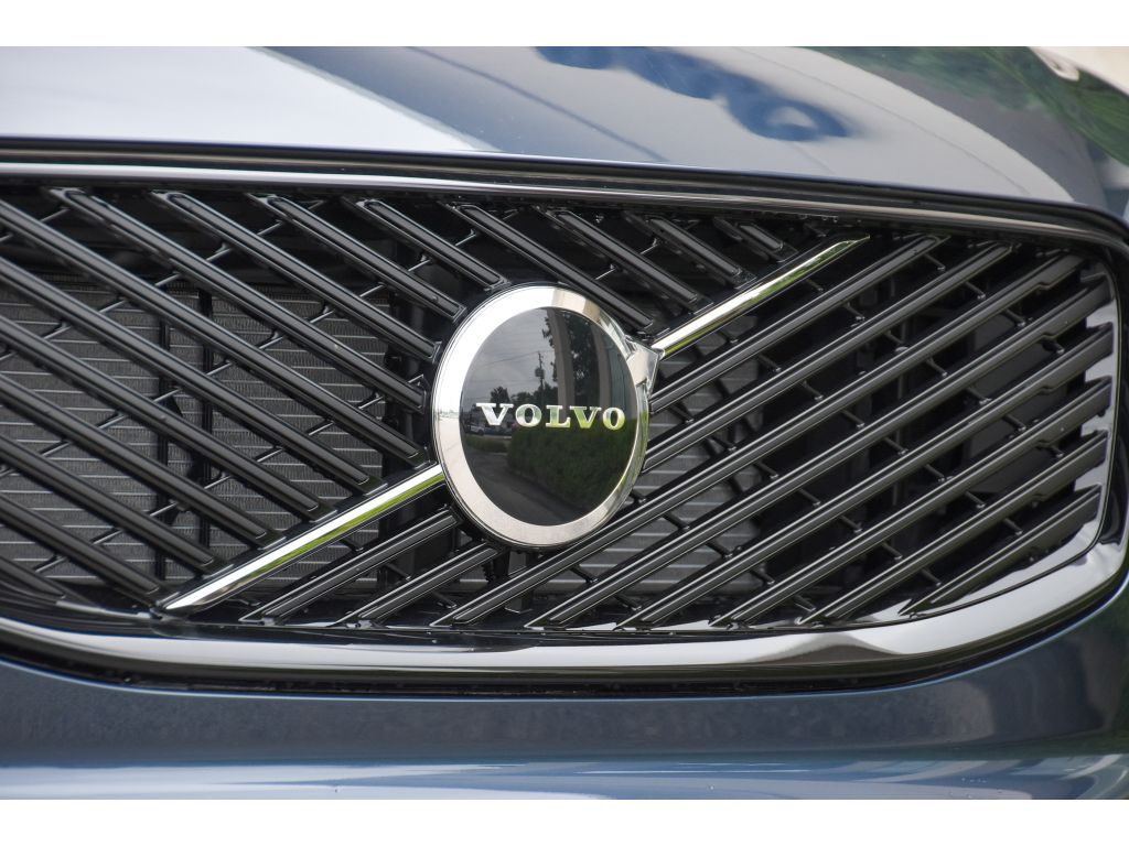 2026 Volvo XC60 Core - Photo 11