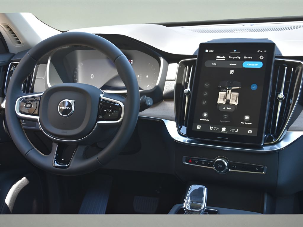 2026 Volvo XC90 Plus - Photo 18