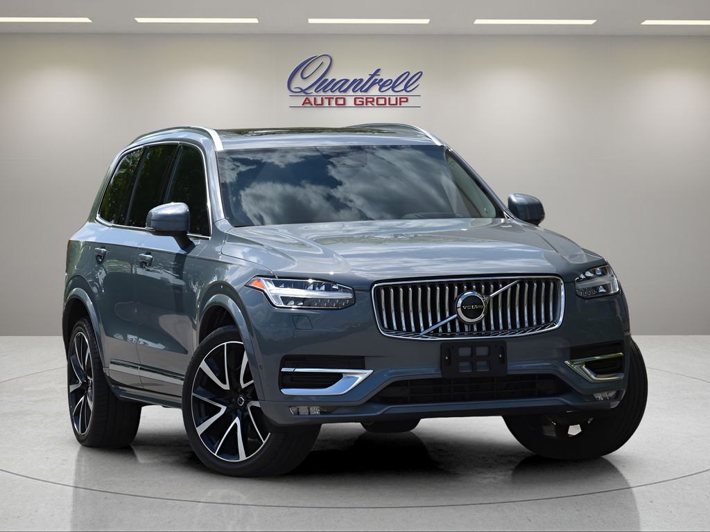 2023 Volvo XC90 B5 Plus 4WD's photo