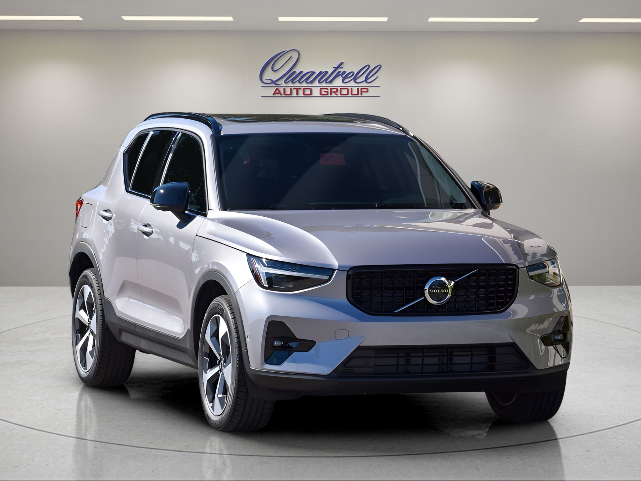 2026 Volvo XC40 Plus - Photo 2