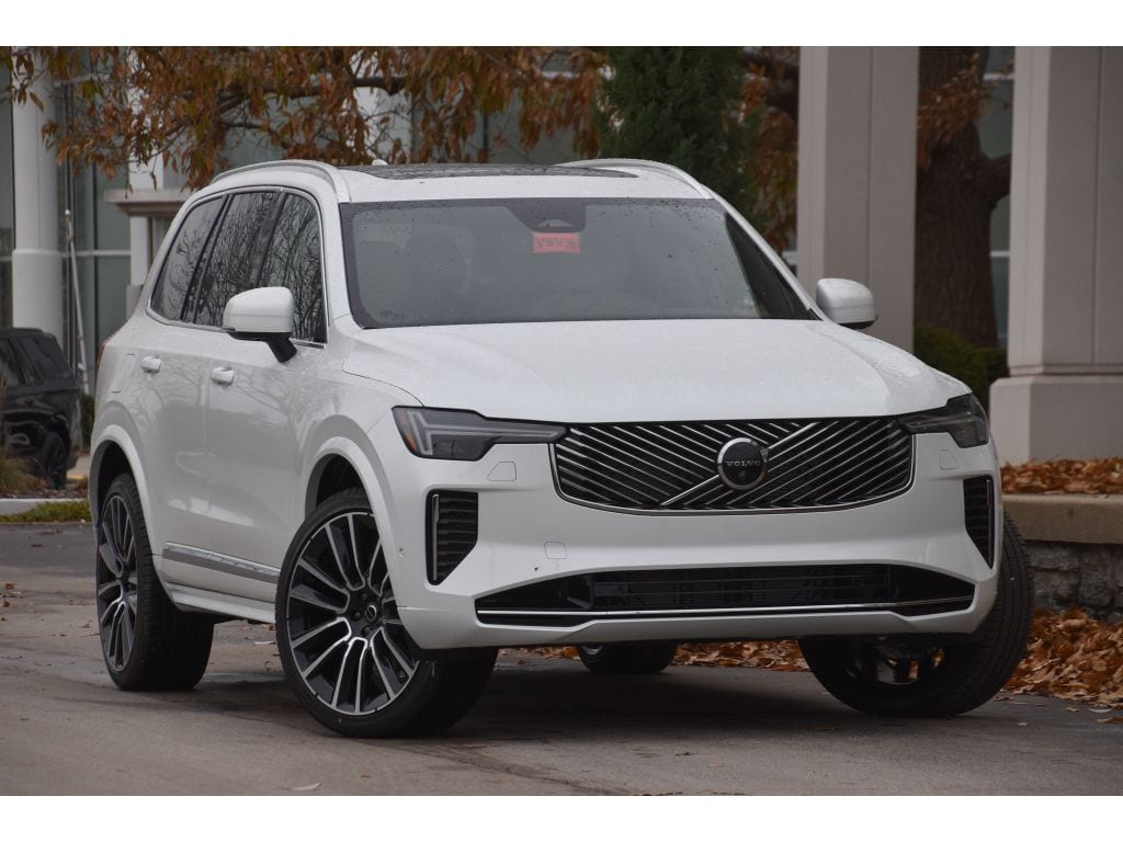 2026 Volvo XC90 Plus's photo