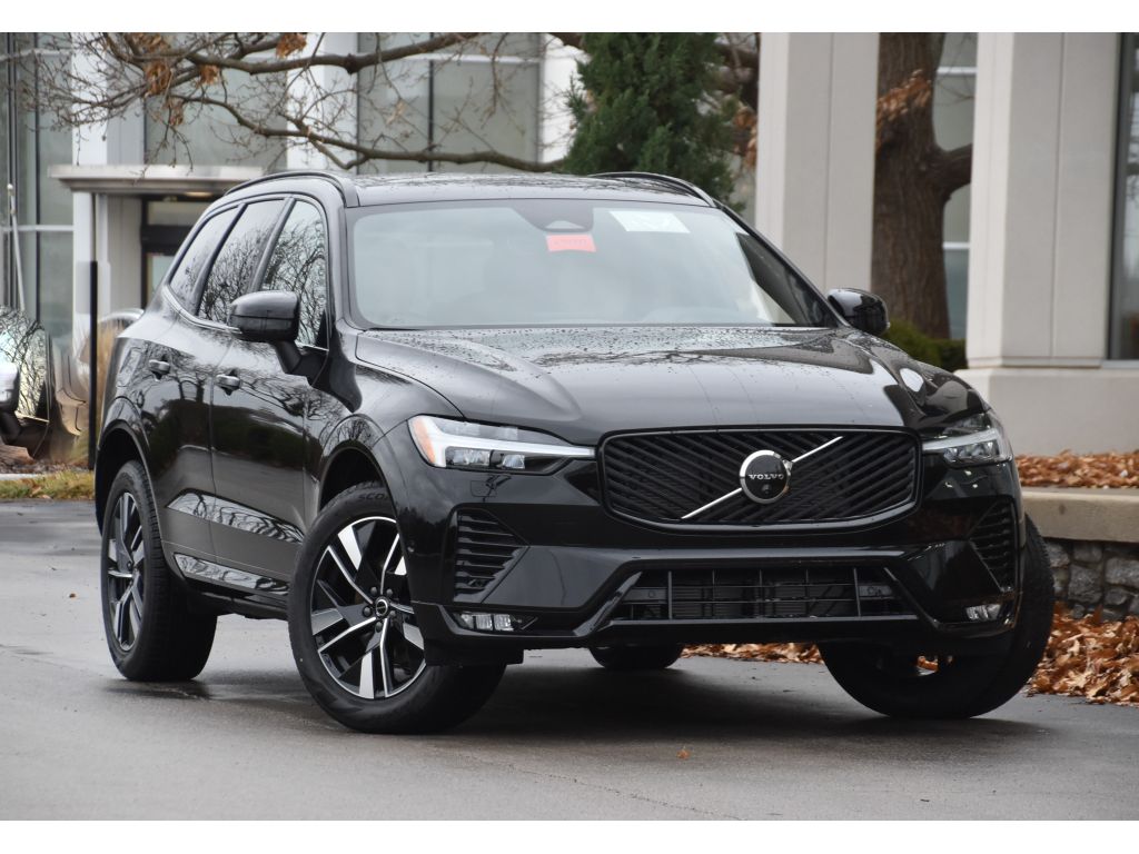 2026 Volvo XC60 Plus's photo
