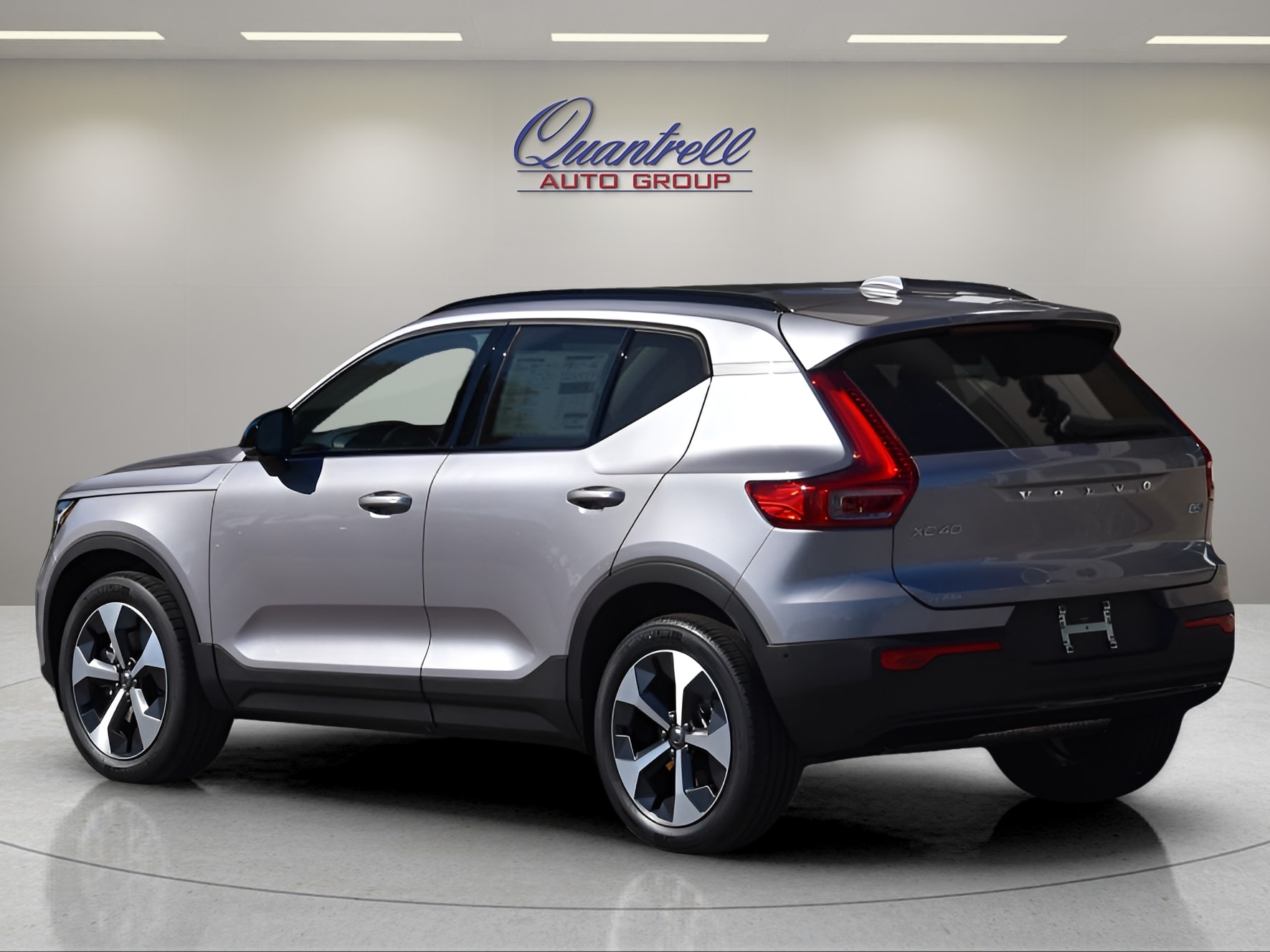 2026 Volvo XC40 Plus - Photo 6