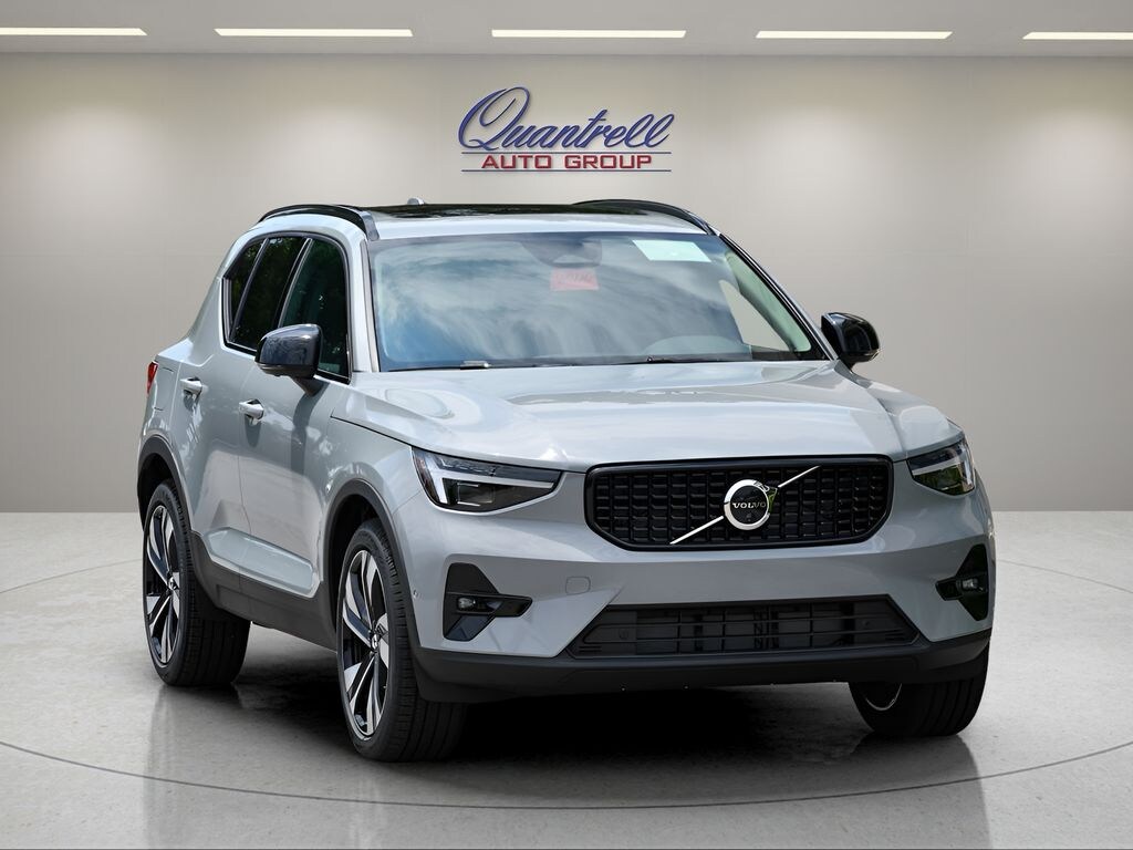 Used 2026 Volvo XC40 B5 Plus SUV