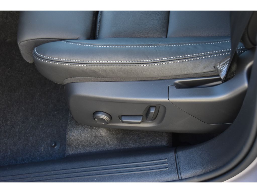 2026 Volvo XC40 Plus - Photo 33