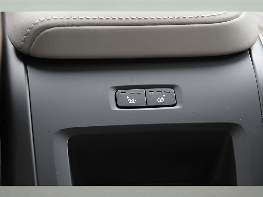 2026 Volvo XC60 Core - Photo 16