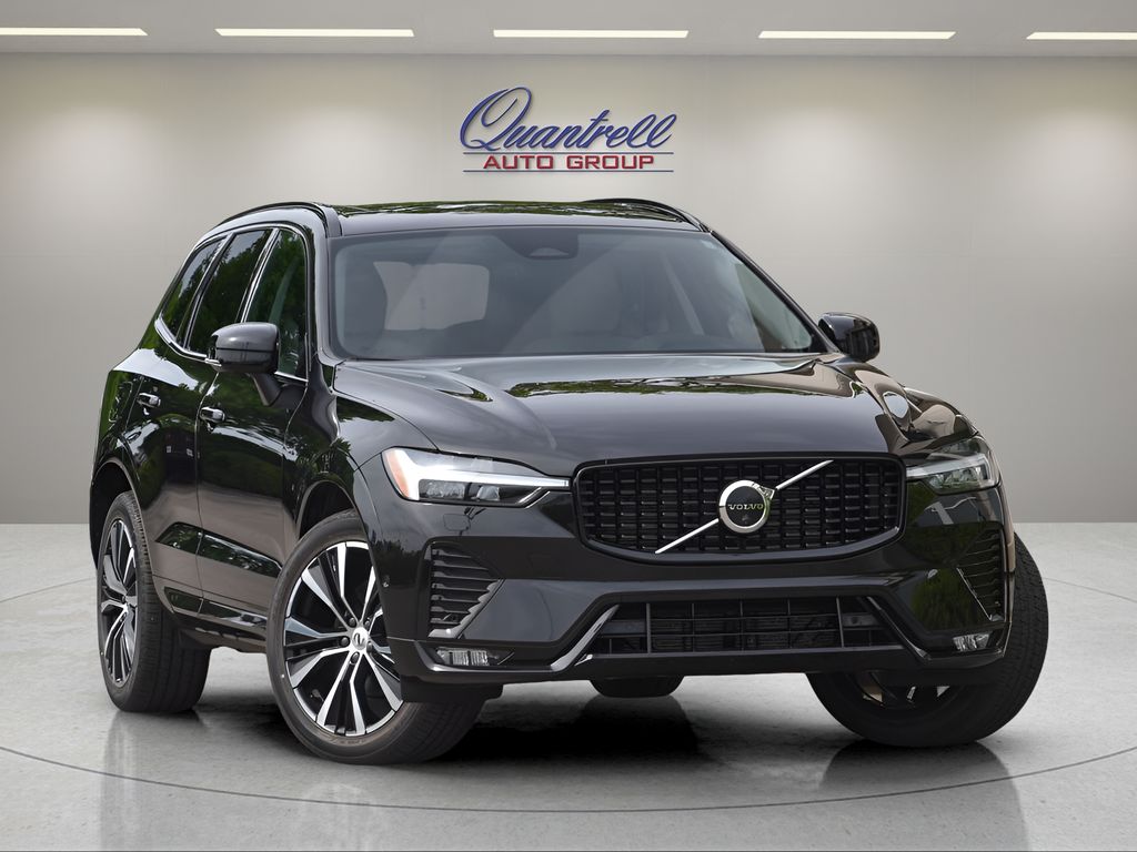 2023 Volvo XC60 B5 Plus Dark Theme AWD's photo