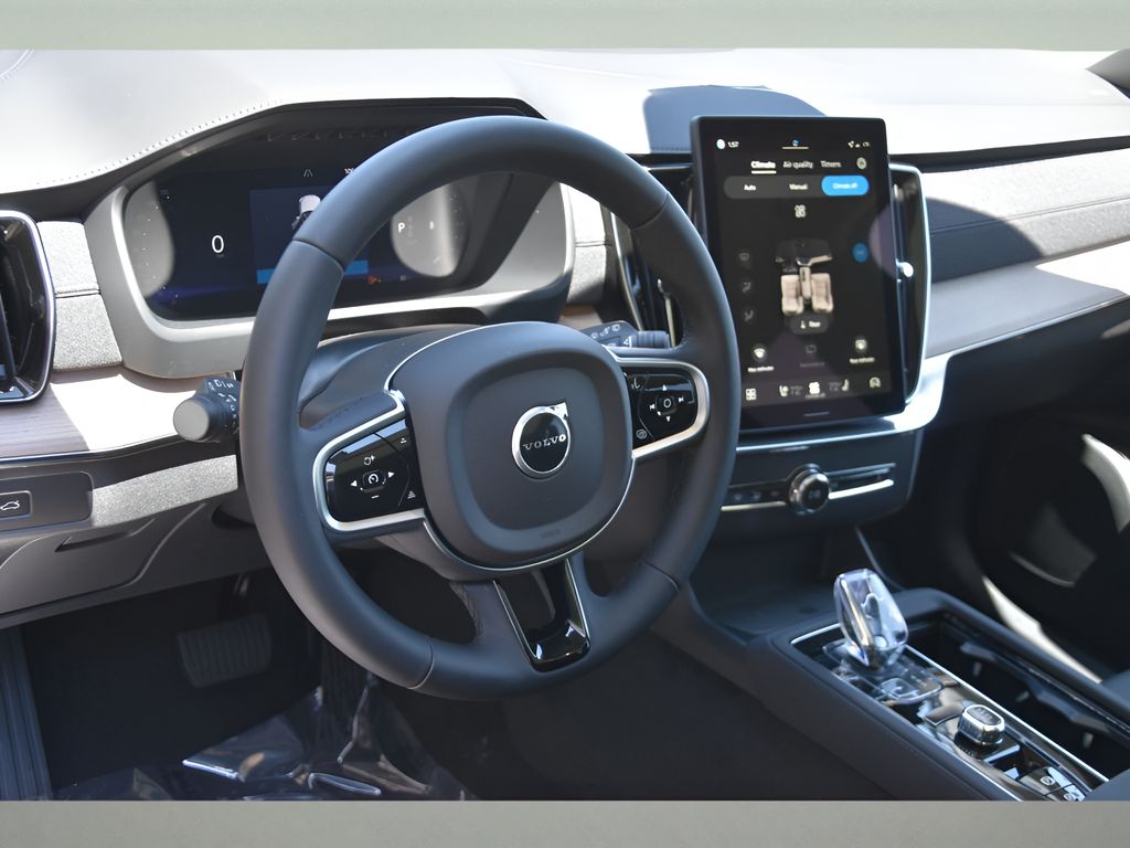 2026 Volvo XC90 Plus - Photo 11