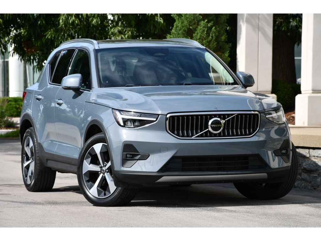 2023 Volvo XC40 B5 Plus Bright AWD's photo