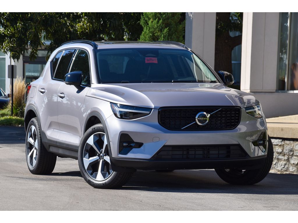 2026 Volvo XC40 Plus's photo