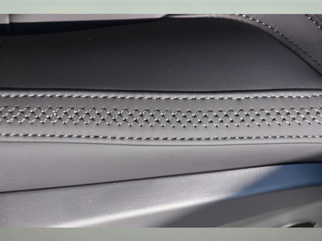 2026 Volvo XC60 Plus - Photo 31