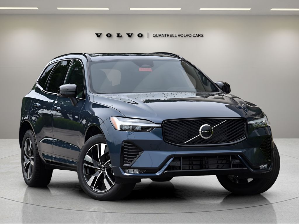 2026 Volvo XC60 Core's photo