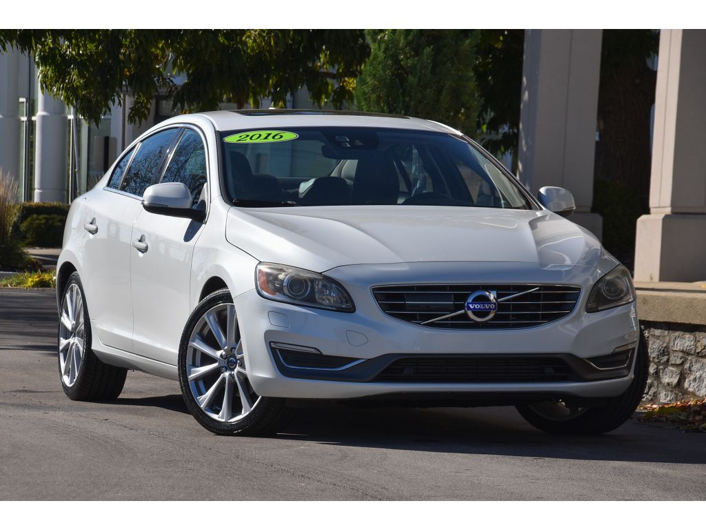 2016 Volvo S60 T5 Platinum
