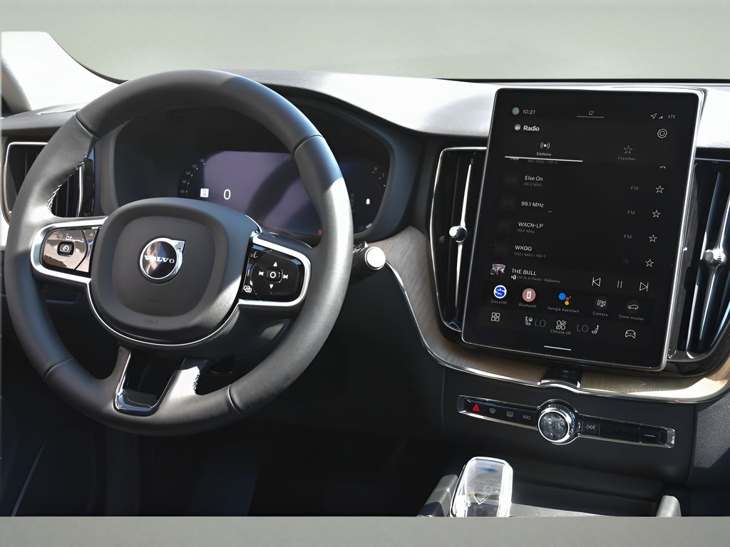 2026 Volvo XC60 Plus - Photo 17