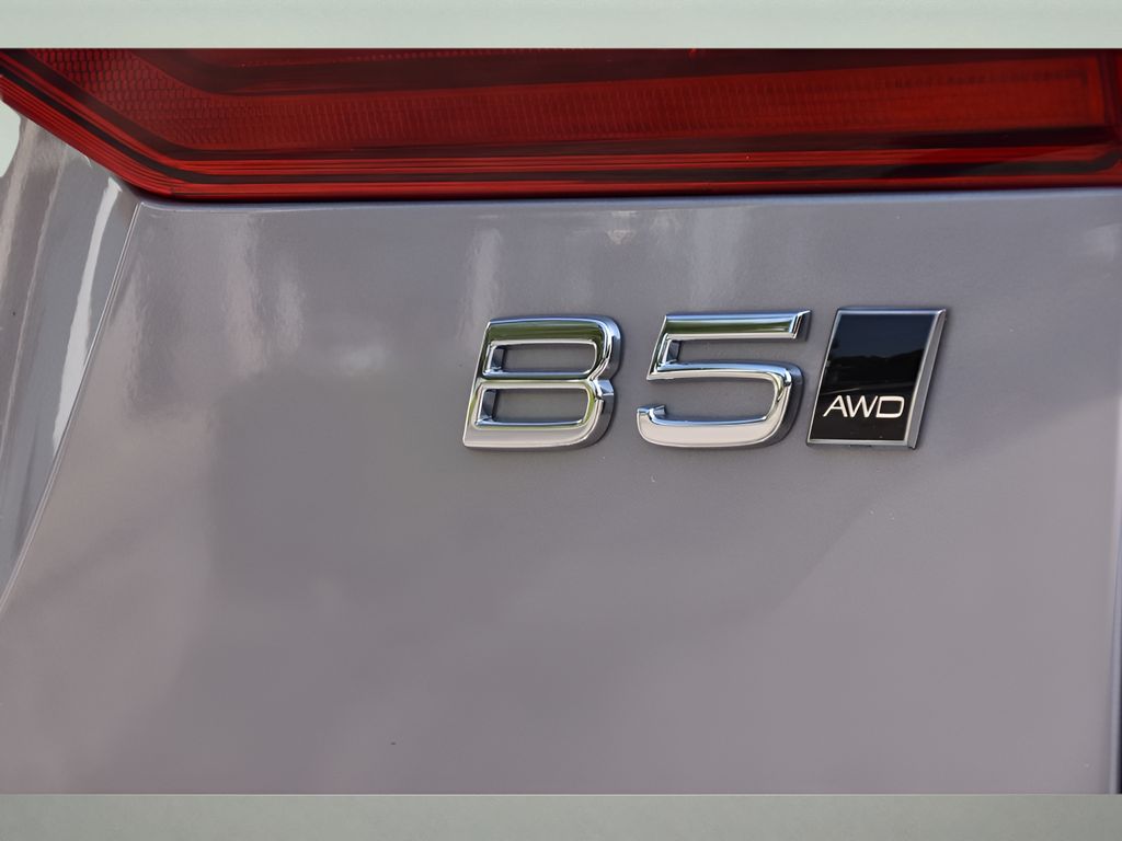 2026 Volvo XC60 Plus - Photo 27