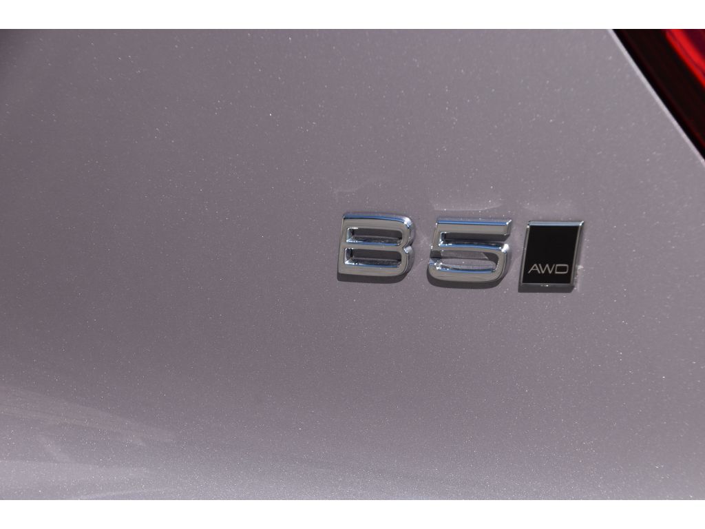 2026 Volvo XC40 Plus - Photo 27