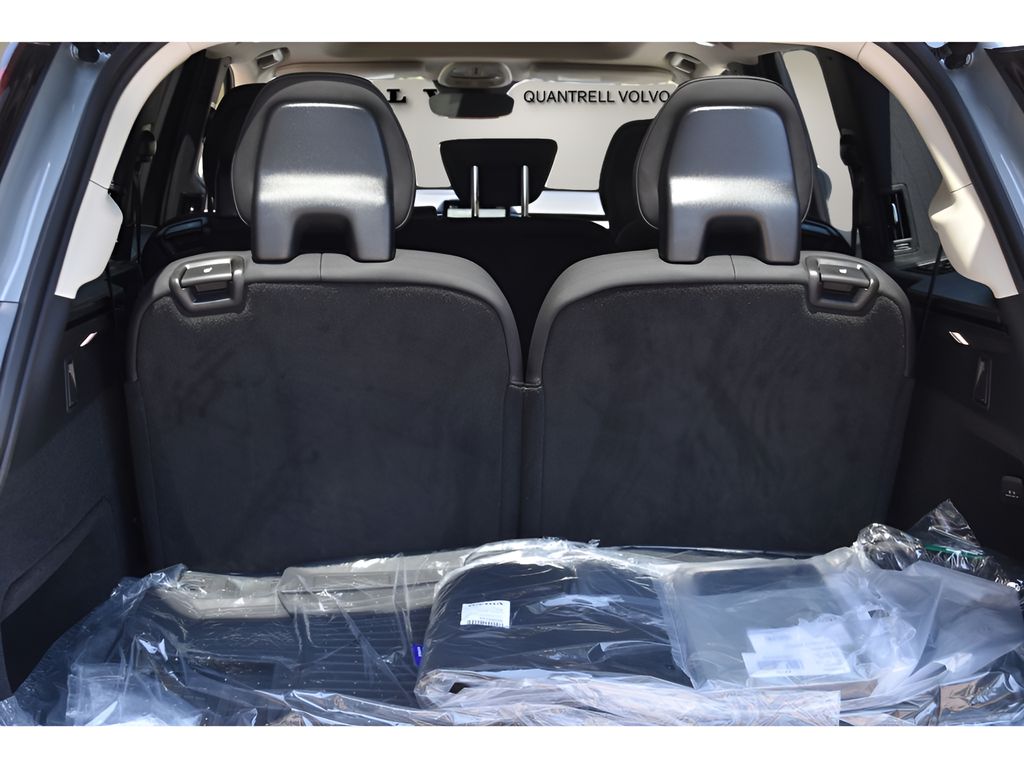 2026 Volvo XC90 Plus - Photo 24