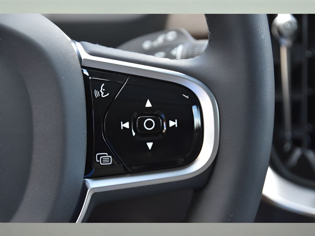 2026 Volvo XC90 Core - Photo 35
