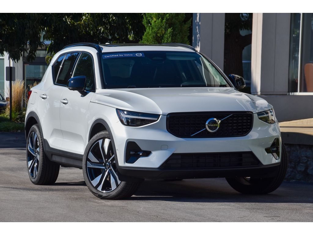 2025 Volvo XC40 Ultra's photo