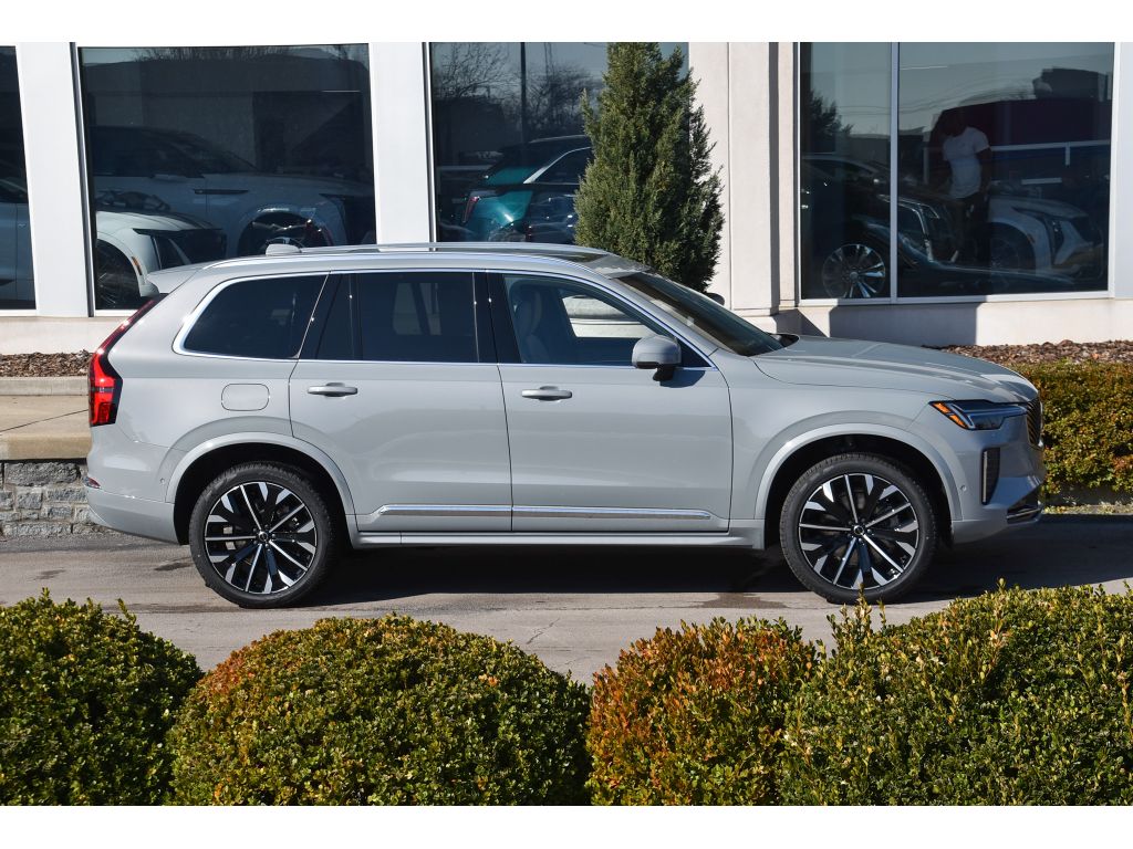 2026 Volvo XC90 Plus