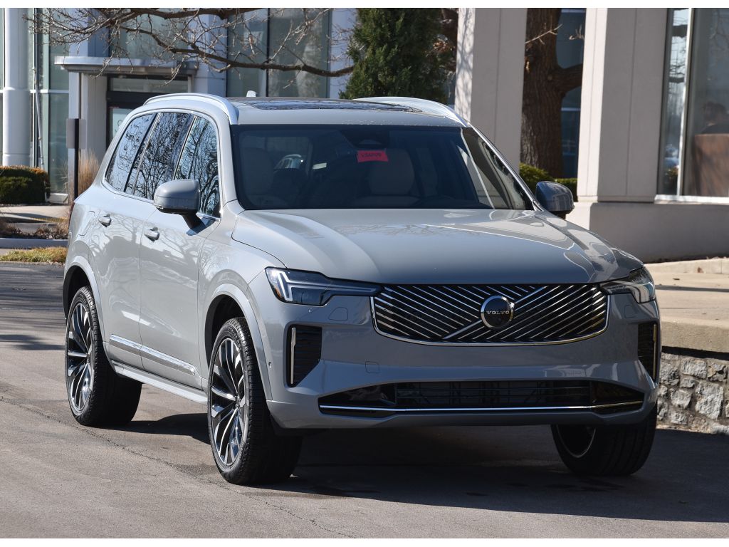 2026 Volvo XC90 Plus