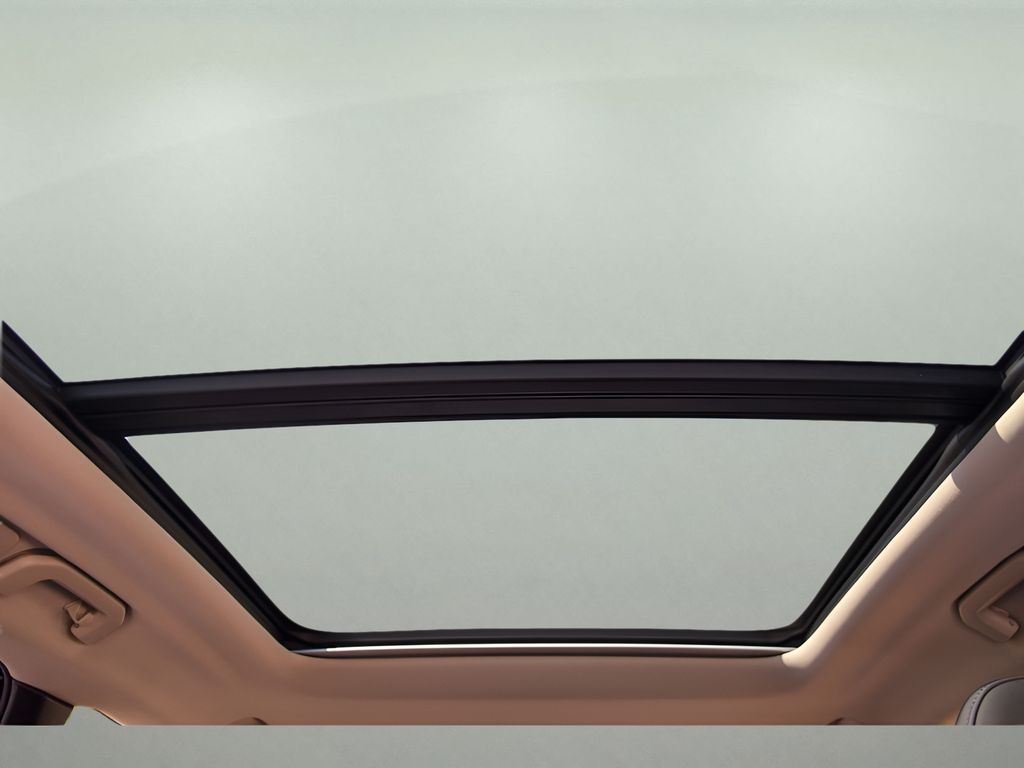 2026 Volvo XC60 Plus - Photo 13