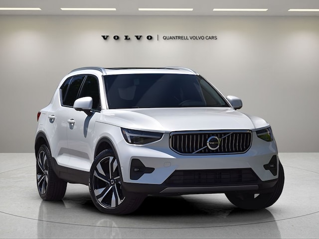 2025 Volvo XC40 B5 Plus Bright Theme SUV