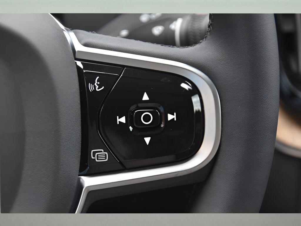 2026 Volvo XC60 Core - Photo 31